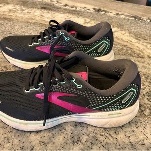 Brooks Ghost 14.  Women’s Size 7 W